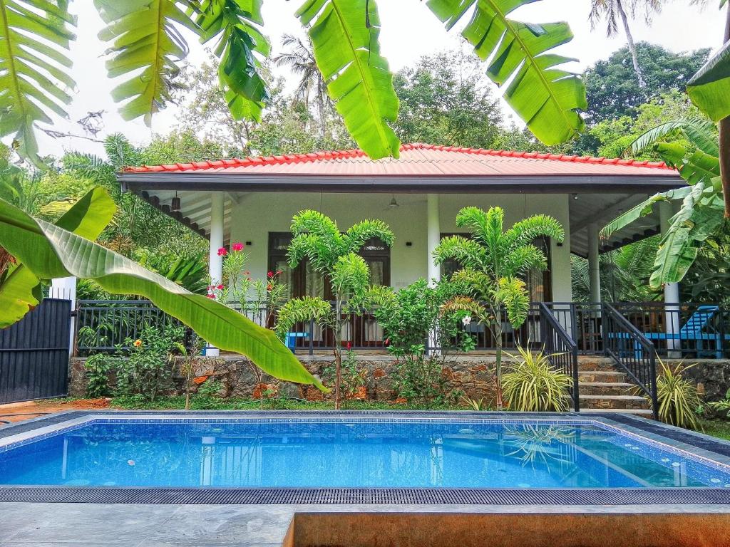 Villa Main & Pool
